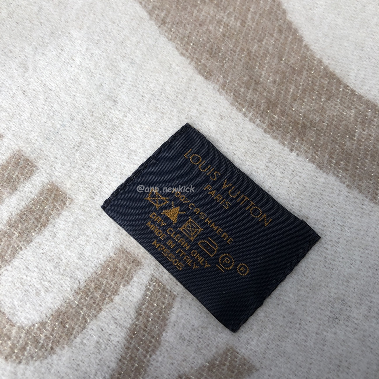 Louis Vuitton Lv Reykjavik Scarf 75x185cm (5) - www.newkick.vip